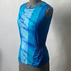 Fabric blocking top